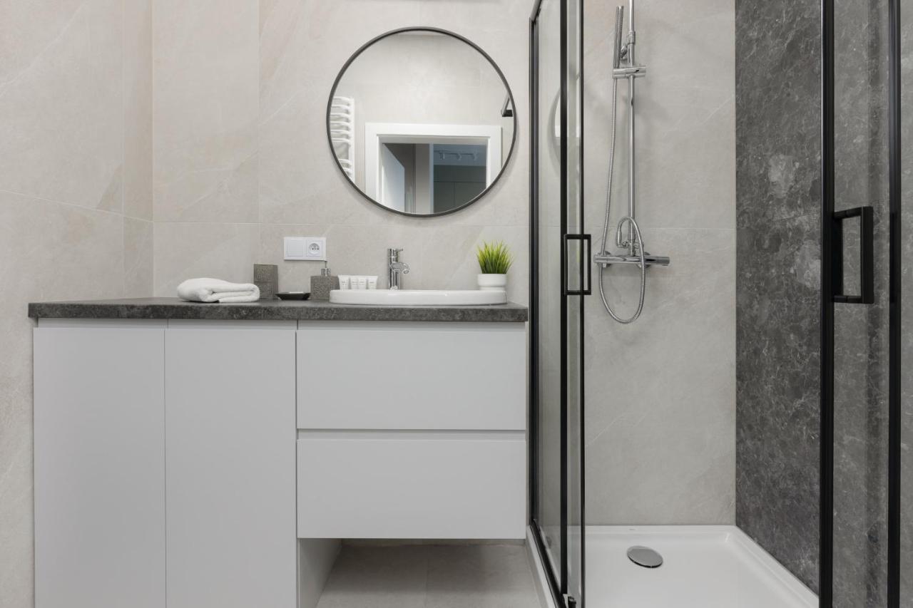 ורשה Wola Spacious Flat With Air Conditioning & Balcony By Noclegi Renters מראה חיצוני תמונה
